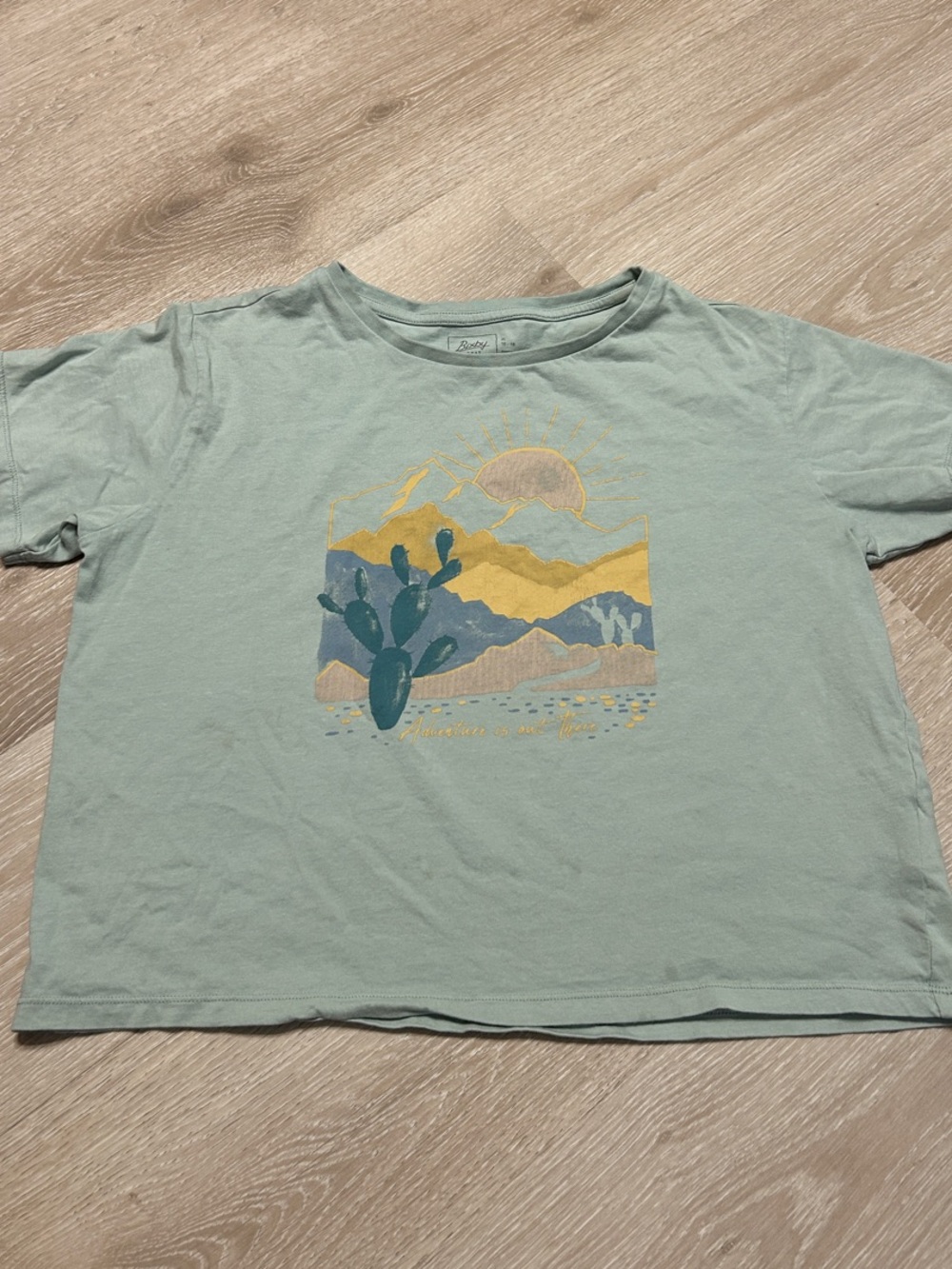 Bixby Nomad “Adventure is out there” Desert Cactus Girls Graphic Tee Sz XL